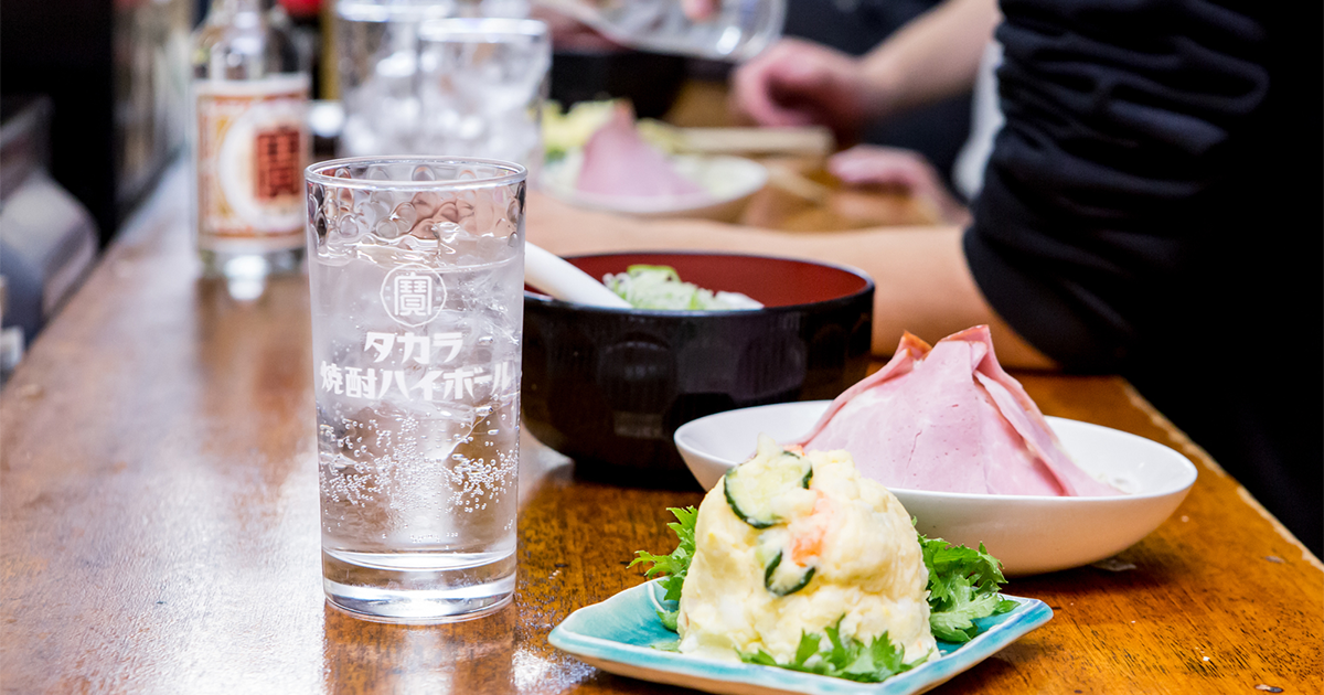 厳選 ここに行かずして立ち飲みは語れない 一度は絶対に訪れたい 都内の立ち飲み屋5選 Nippon Shochu Magazine 宝酒造株式会社 厳選 ここに行かずして立ち飲みは語れない 一度は絶対に訪れたい 都内の立ち飲み屋5選 Nippon Shochu Magazine 宝酒造株式会社